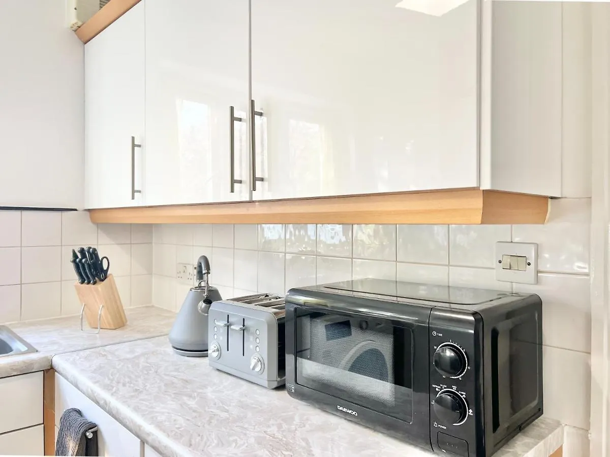 Appartamento Last-Minute Offers L Exclusive Deals On 2 Double Bedrooms - Weekly & Monthly Stay - Sleeps 6 Lhofin Stays Short Lets & Serviced Accommodation Londra