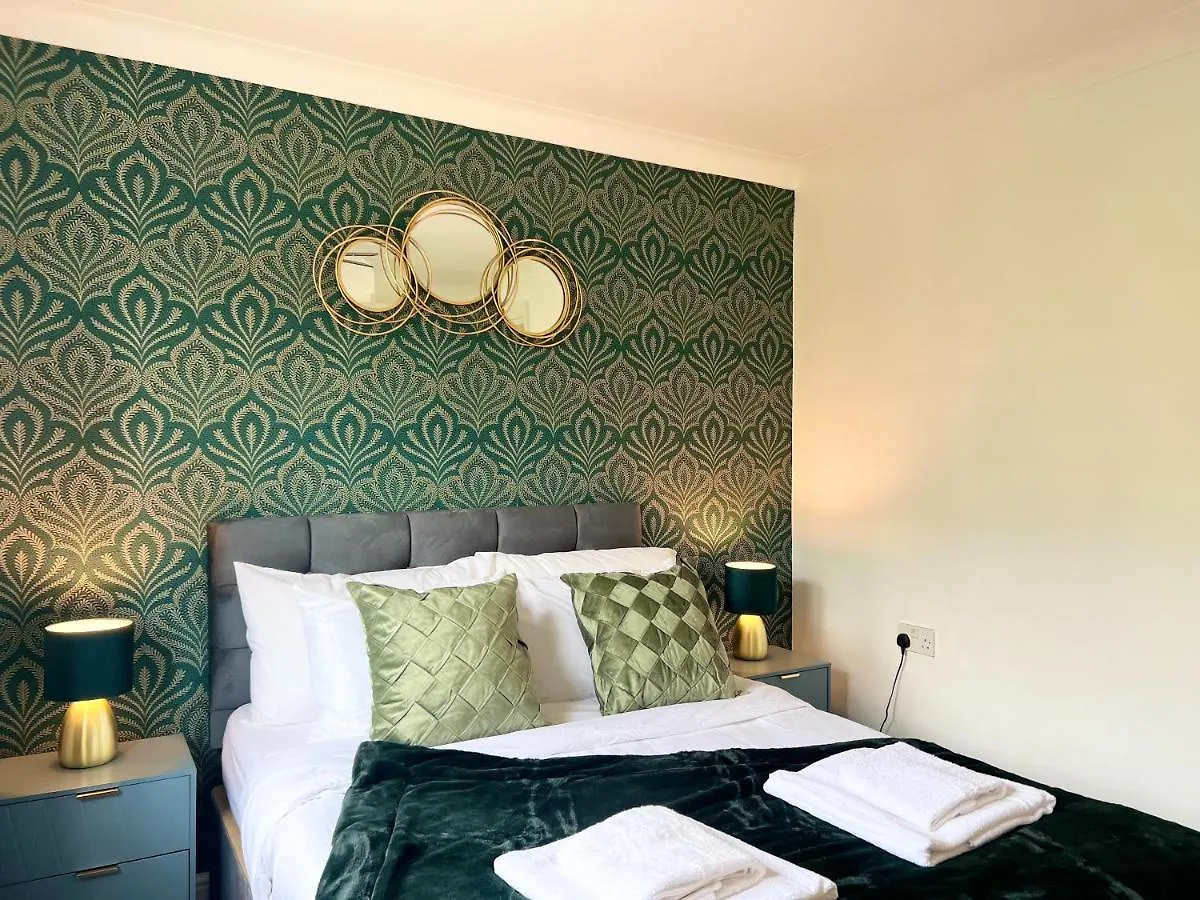 Last-Minute Offers L Exclusive Deals On 2 Double Bedrooms - Weekly & Monthly Stay - Sleeps 6 Lhofin Stays Short Lets & Serviced Accommodation Londra 0*,