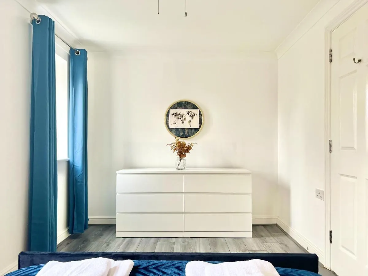 Last-Minute Offers L Exclusive Deals On 2 Double Bedrooms - Weekly & Monthly Stay - Sleeps 6 Lhofin Stays Short Lets & Serviced Accommodation Londra Appartamento