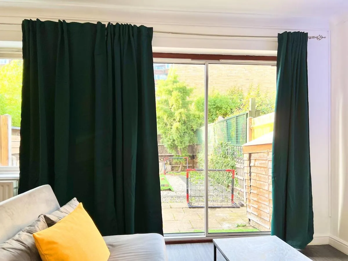 Appartamento Last-Minute Offers L Exclusive Deals On 2 Double Bedrooms - Weekly & Monthly Stay - Sleeps 6 Lhofin Stays Short Lets & Serviced Accommodation Londra
